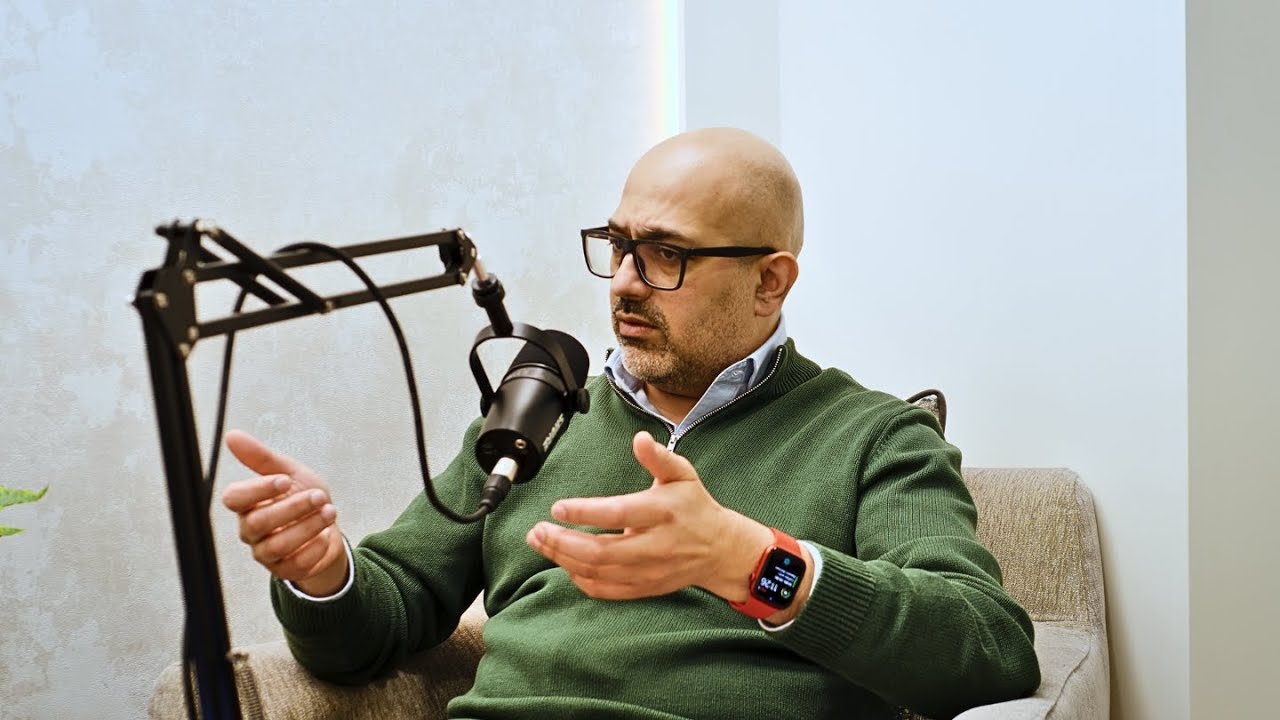 Podcast episode with special guest Mr Kash Akhtar talking all things knee-related from ligament, meniscus and cartilage injuries to managing arthritis and the concept of "knee preservation"