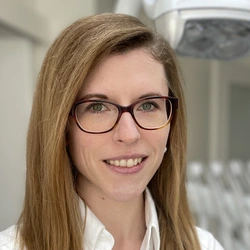 Dr. Alexandra Schön