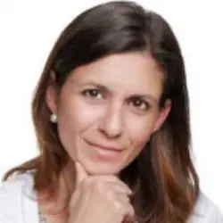 Dr Claudia Bernat